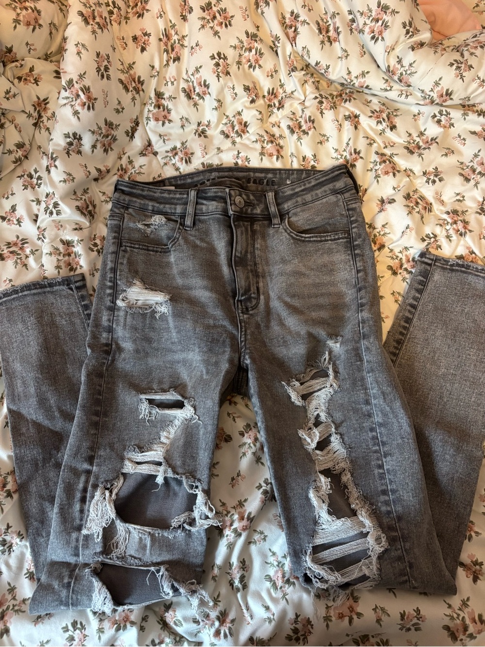 American Eagle Outfitters Women's Black-Gray Distressed Skinny Jeans